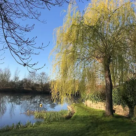 Villa Le Du Moulin-batisse De Caractere De 1795 En Bord De Loir-10 Mn Du Zoo De La Fleche-30 Mn Des 24 H Du Mans-circuit De Randonnee Et Promenade A Velo Sur Chemin De Pleine Campagne-calme Absolu Loin Du Stress Quotidien !